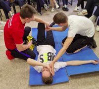 Инструкторы отделения обучали навыкам первой помощи школьников